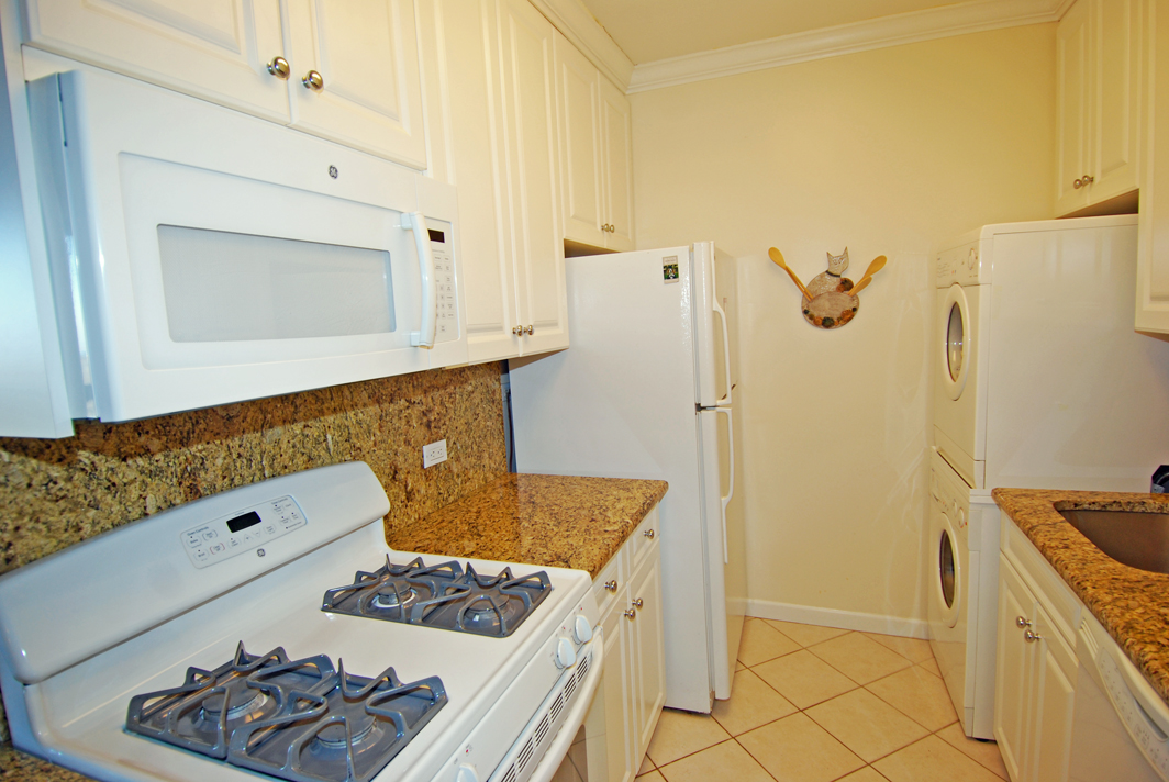 North Shore Towers 1 Bedroom Apartment