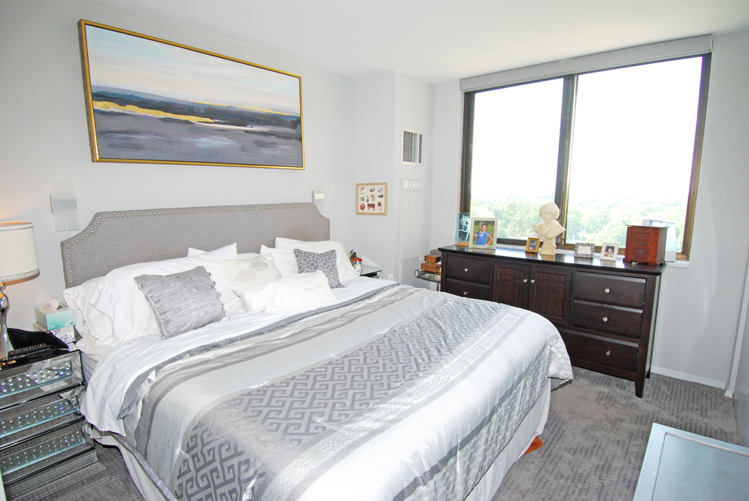 North Shore Towers Studio Apartment