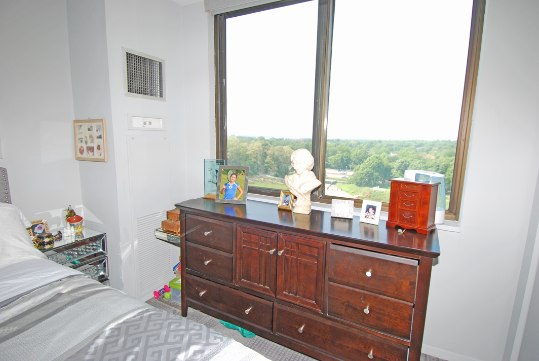 North Shore Towers Studio Apartment