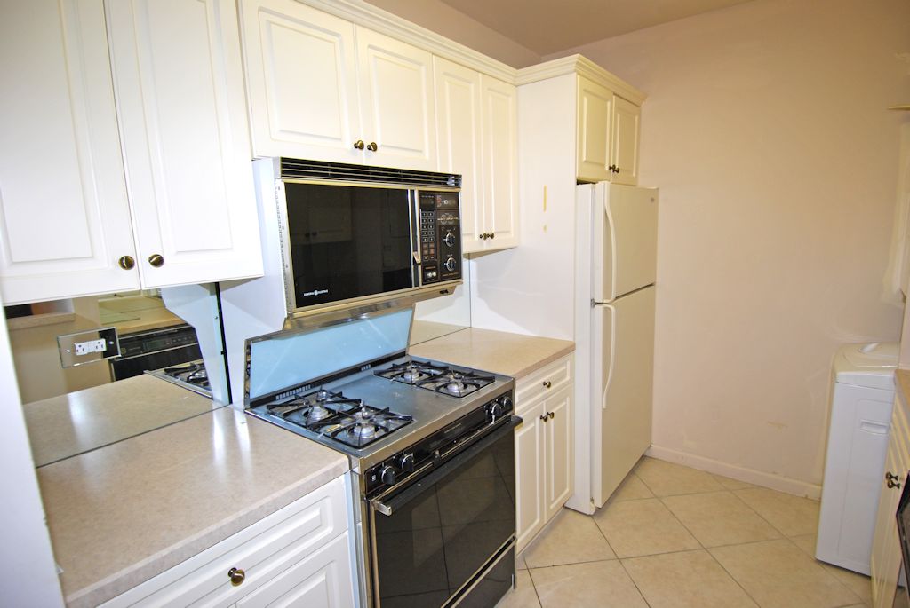 North Shore Towers Alcove Studio