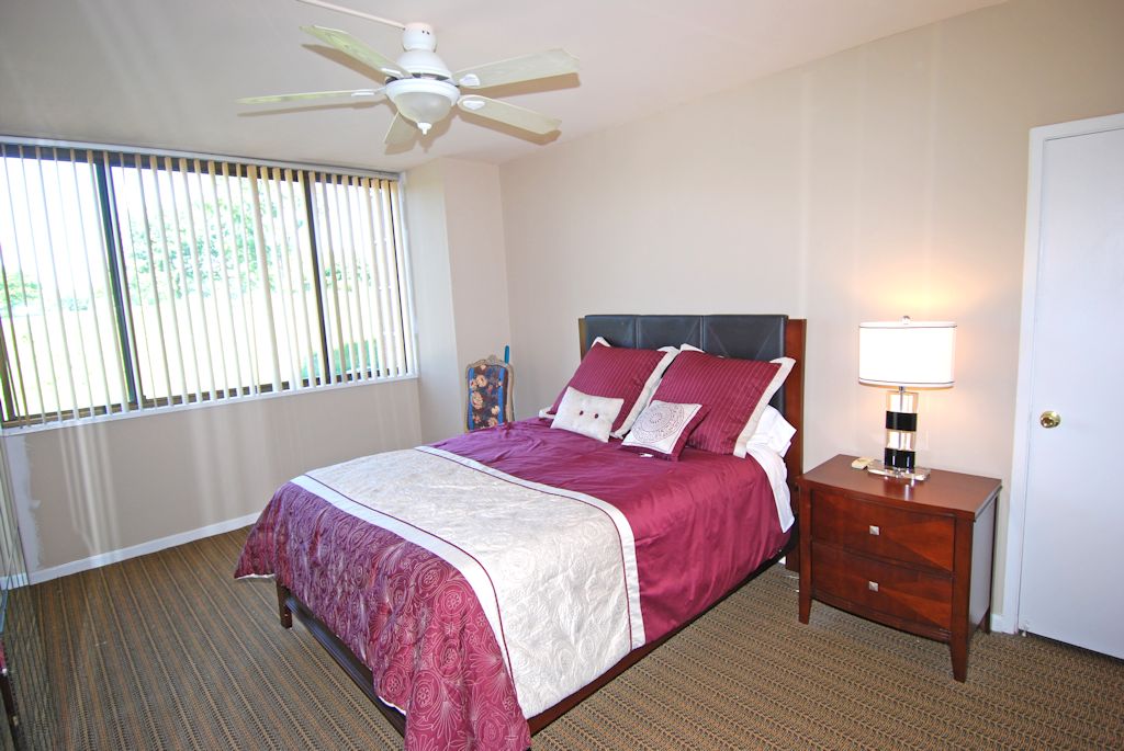 North Shore Towers Alcove Studio