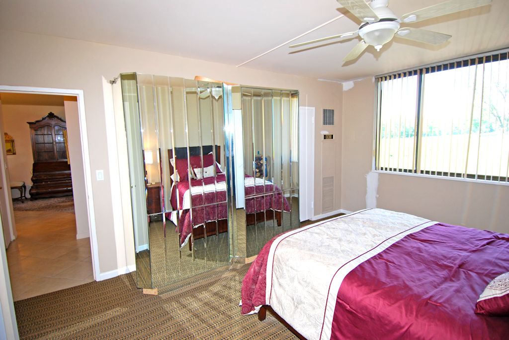 North Shore Towers Alcove Studio