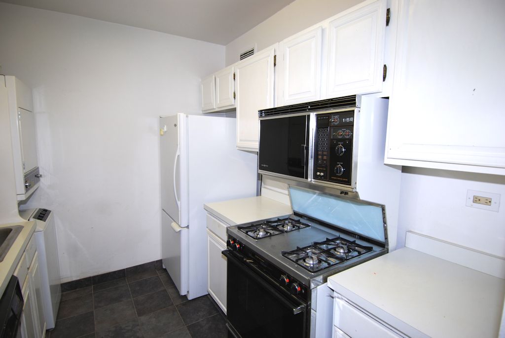 North Shore Towers 1 Bedroom Apartment