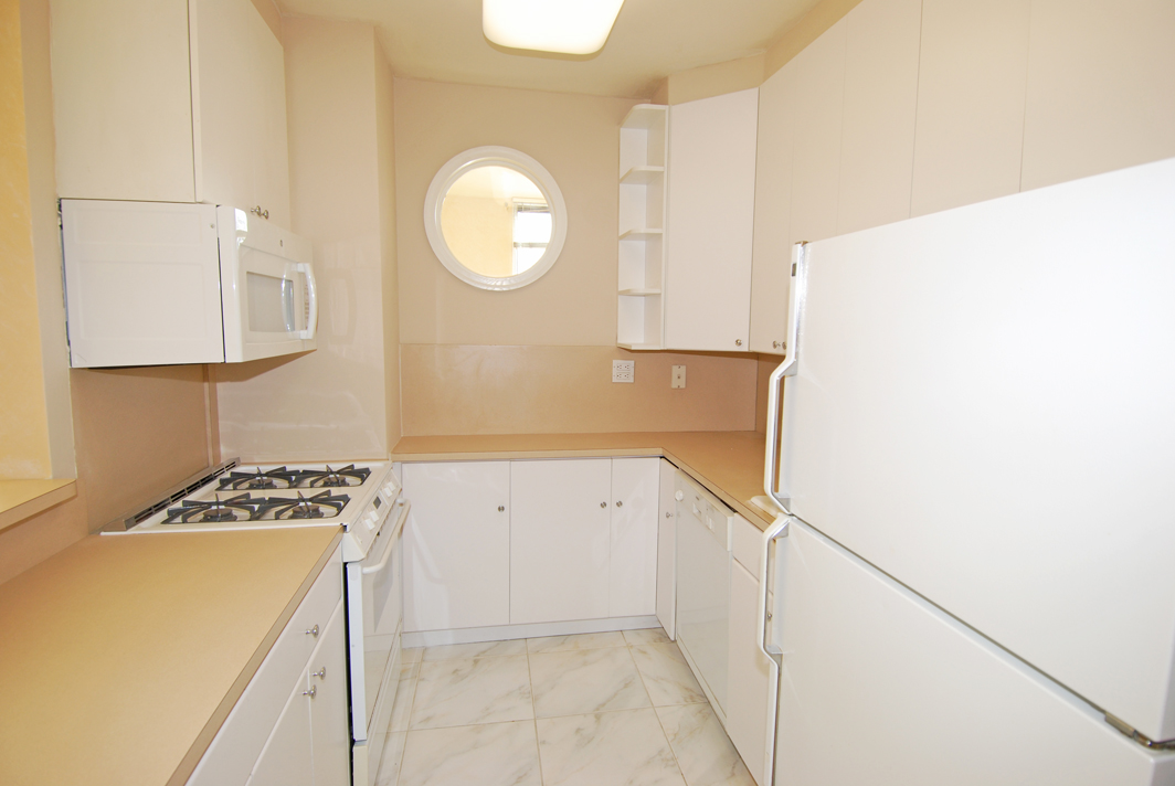 North Shore Towers Studio Apartment