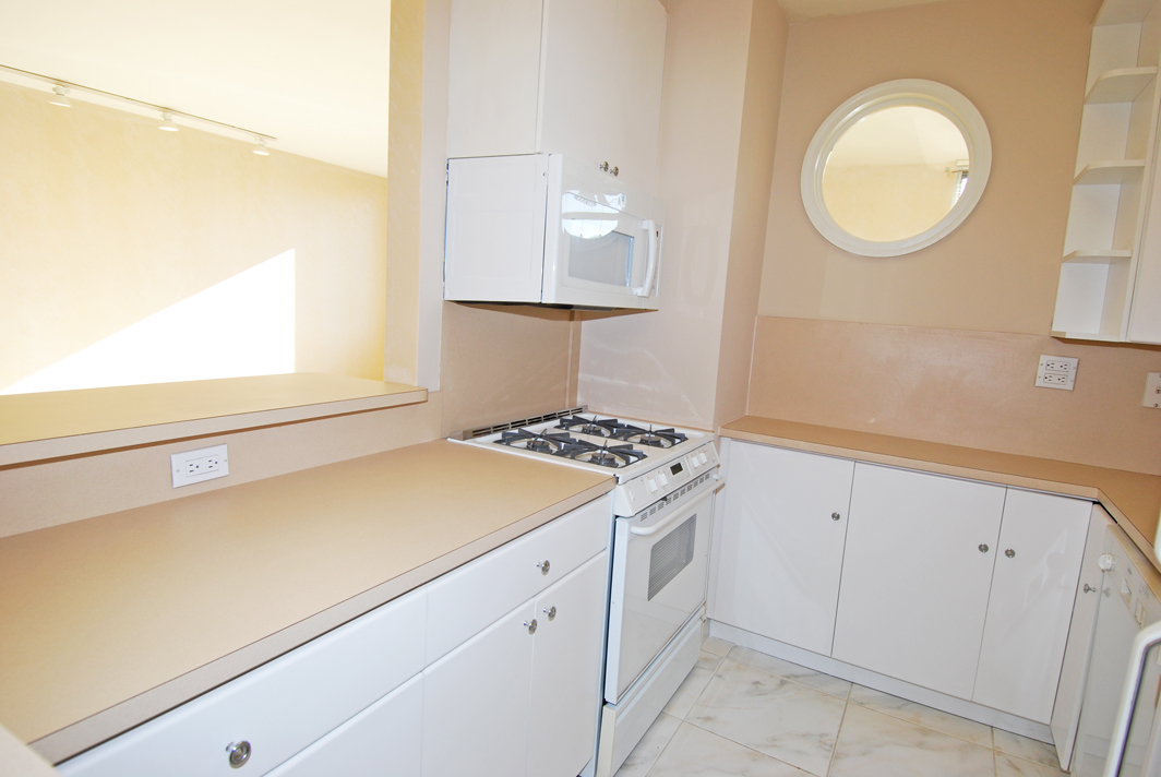 North Shore Towers Studio Apartment