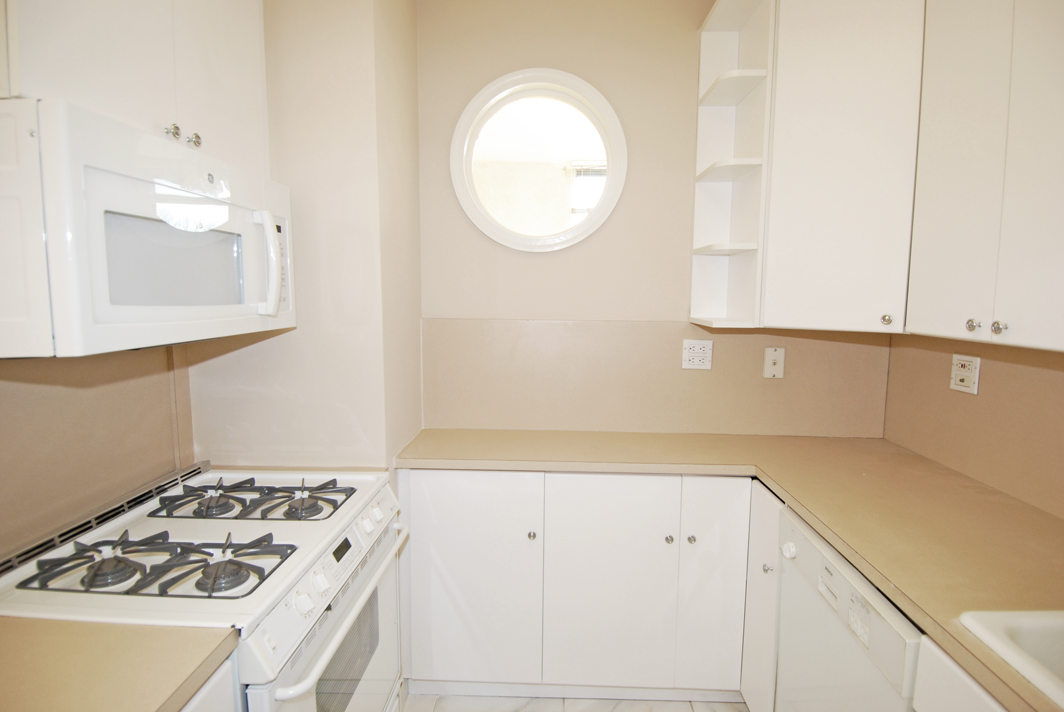 North Shore Towers Studio Apartment