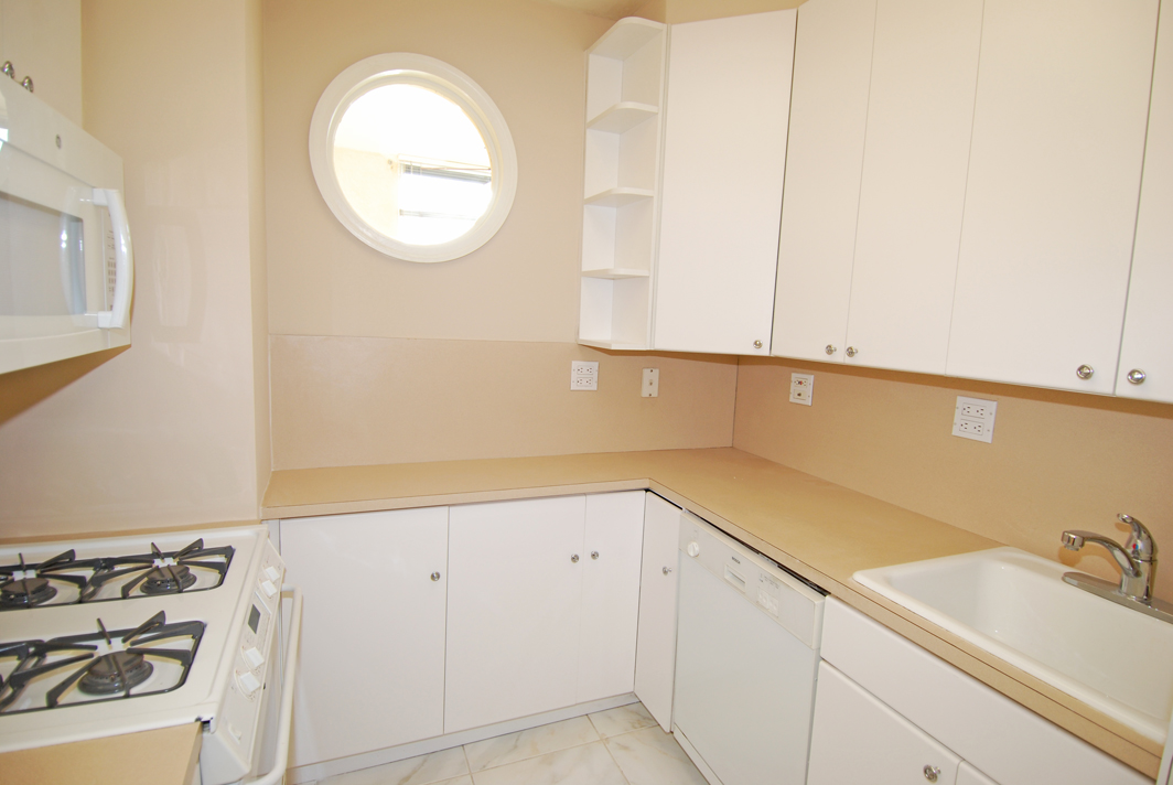 North Shore Towers Studio Apartment