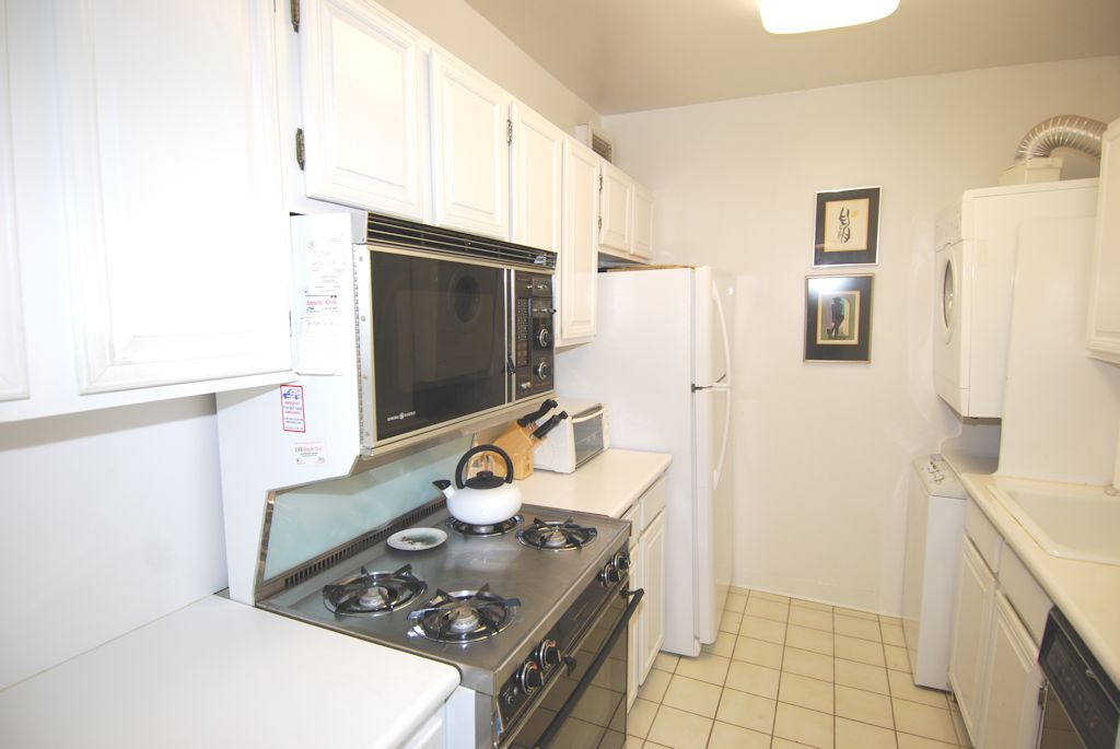 North Shore Towers 1 Bedroom Apartment