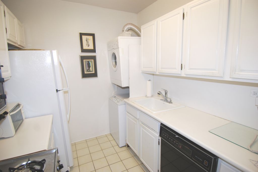 North Shore Towers 1 Bedroom Apartment