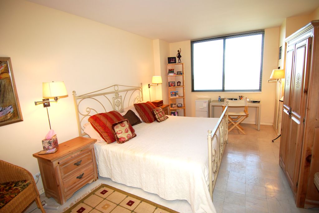 North Shore Towers 1 Bedroom Apartment