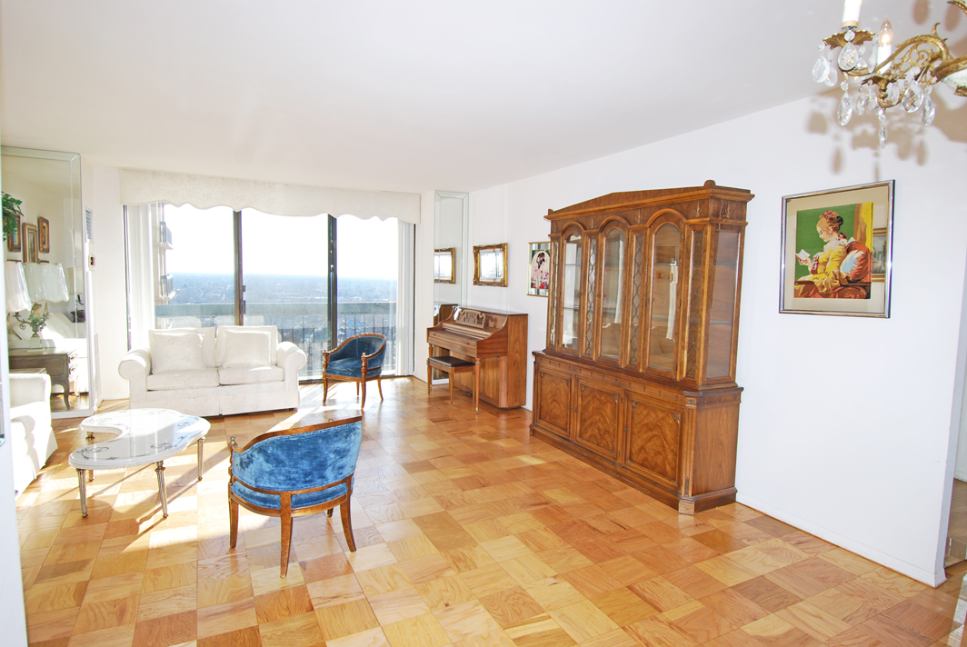 North Shore Towers 1 Bedroom Apartment