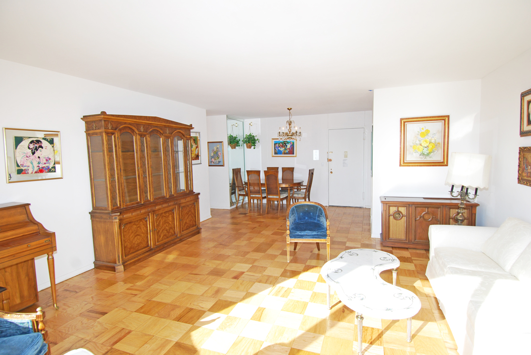 North Shore Towers 1 Bedroom Apartment