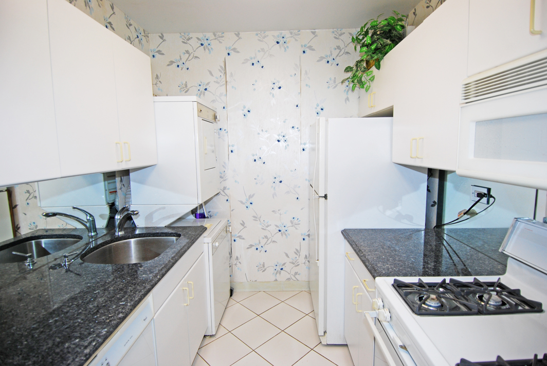 North Shore Towers 1 Bedroom Apartment