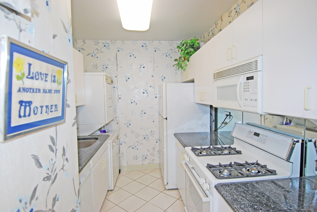 North Shore Towers 1 Bedroom Apartment