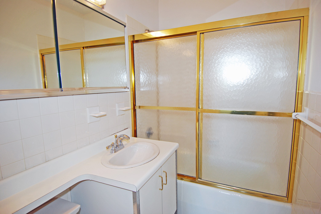 North Shore Towers Studio Apartment