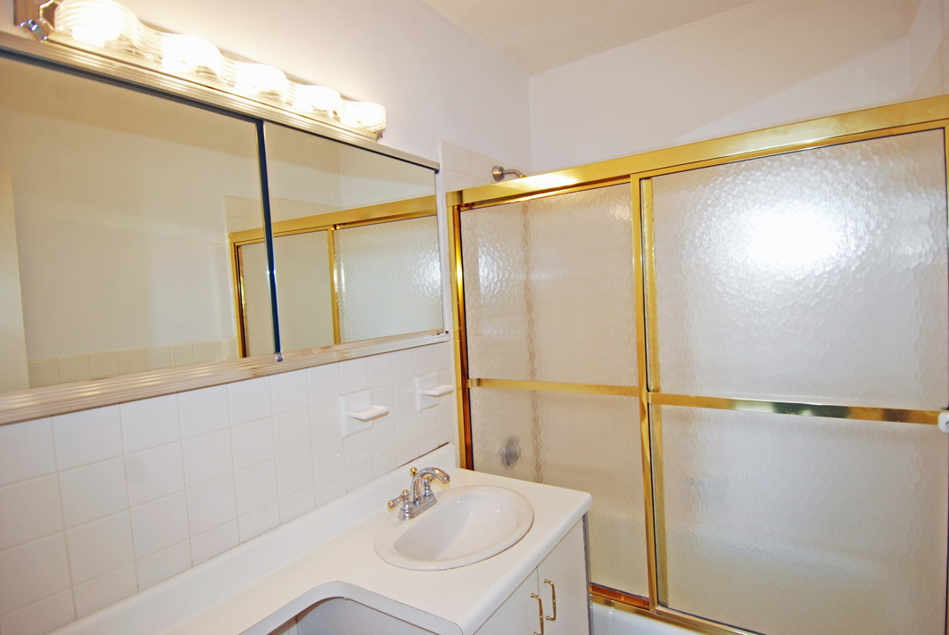 North Shore Towers Studio Apartment