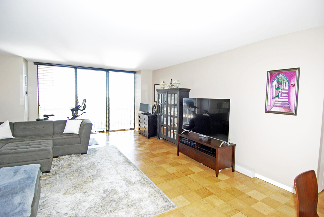 North Shore Towers 1 Bedroom Apartment