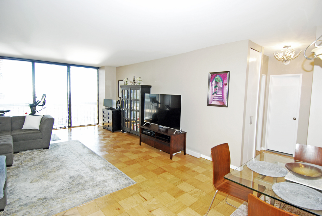 North Shore Towers 1 Bedroom Apartment