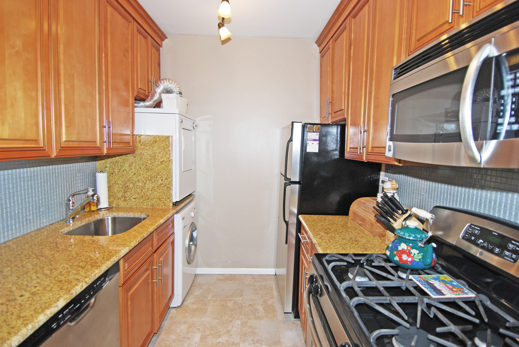 North Shore Towers 1 Bedroom Apartment