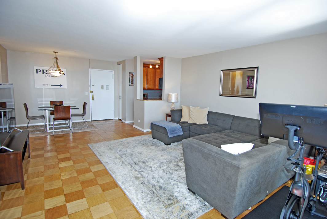 North Shore Towers 1 Bedroom Apartment