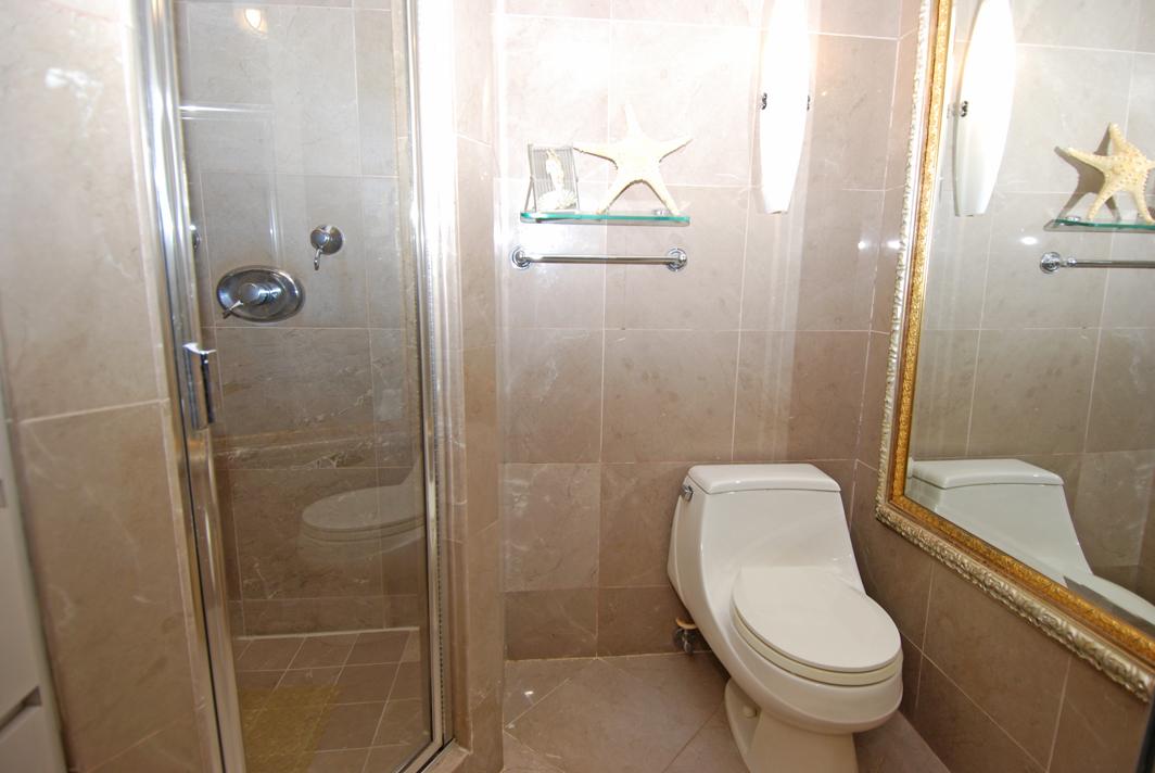 North Shore Towers Studio Apartment