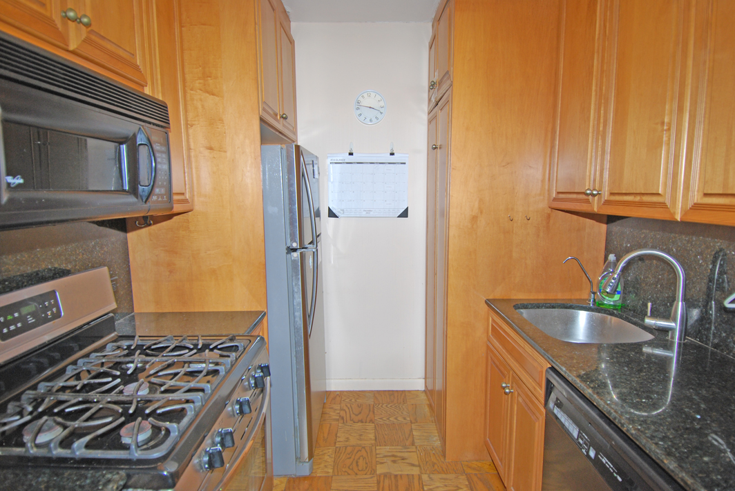 North Shore Towers 1 Bedroom Apartment