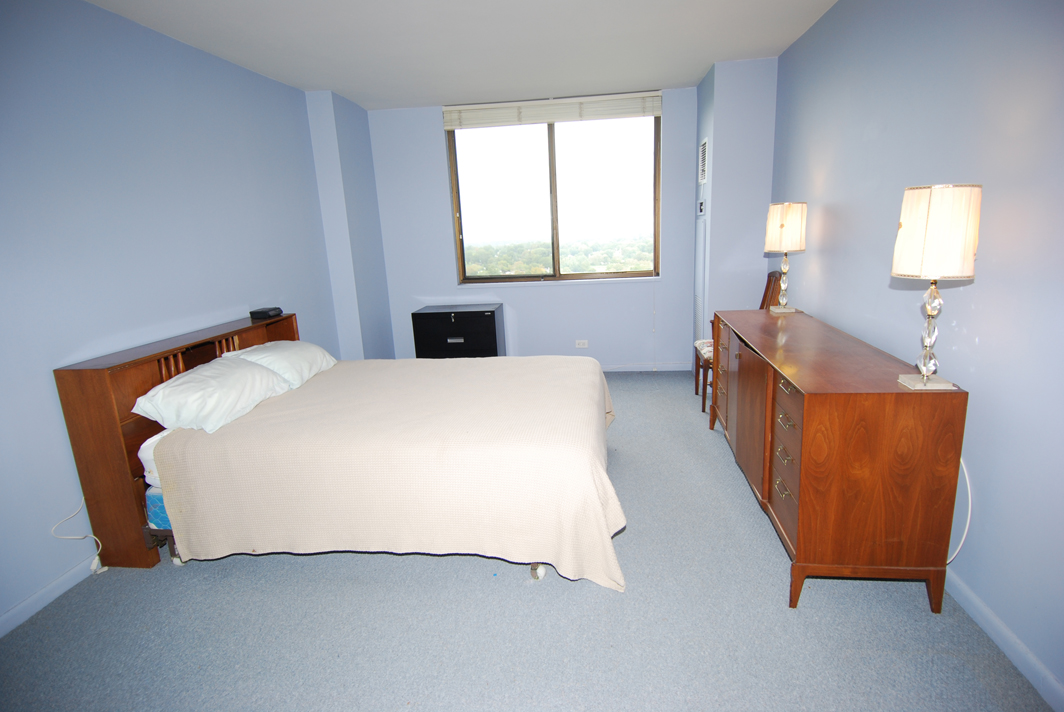 North Shore Towers 1 Bedroom Apartment