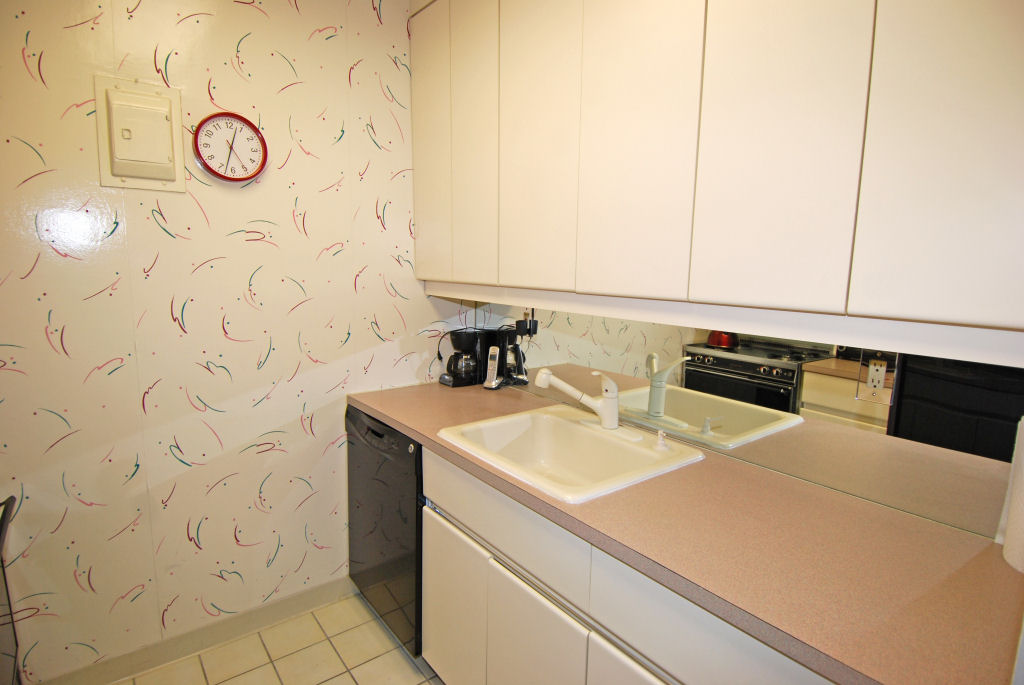 North Shore Towers Studio Apartment