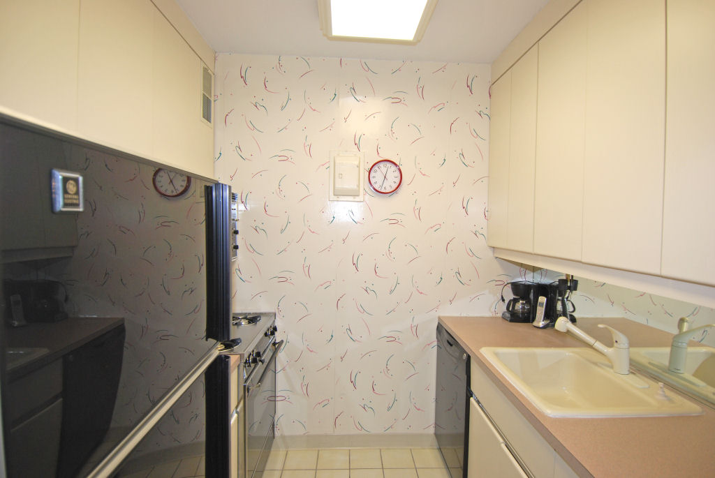 North Shore Towers Studio Apartment