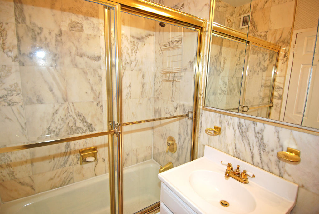 North Shore Towers Studio Apartment