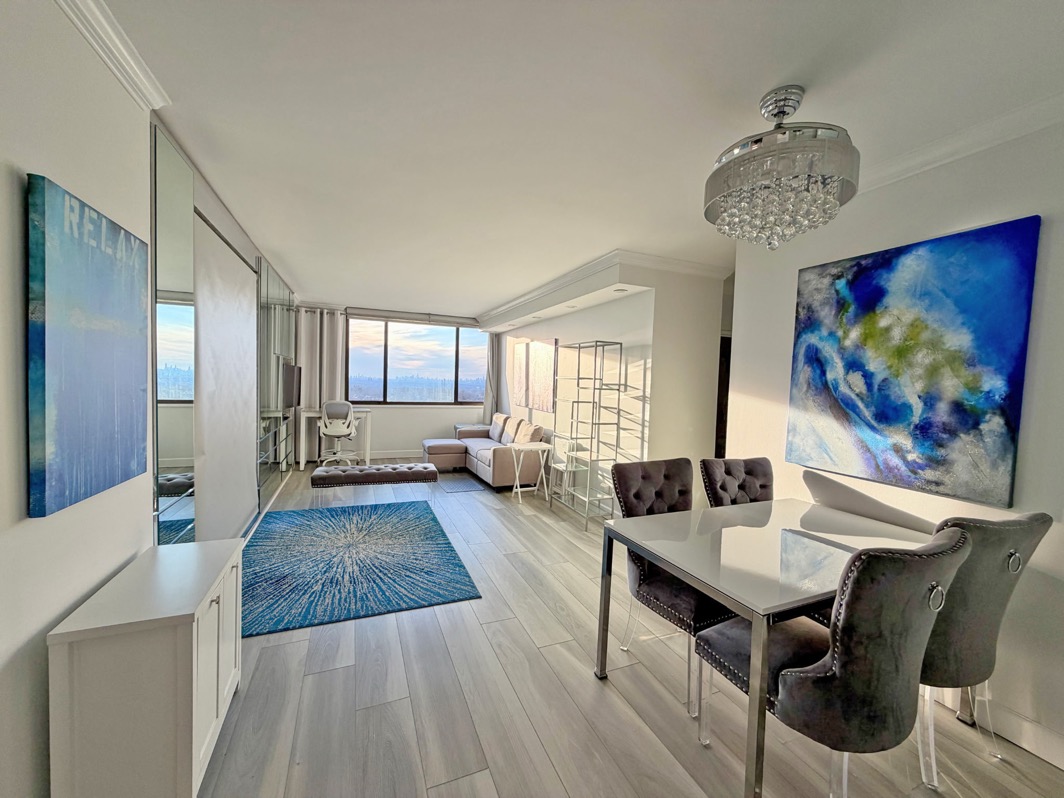 North Shore Towers Apt.