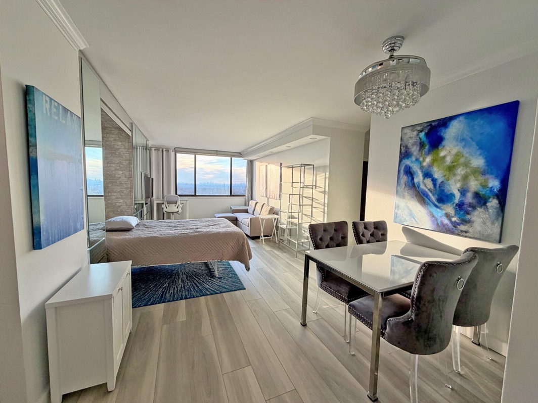 North Shore Towers Apt.