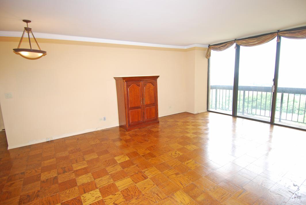 North Shore Towers 1 Bedroom Apartment