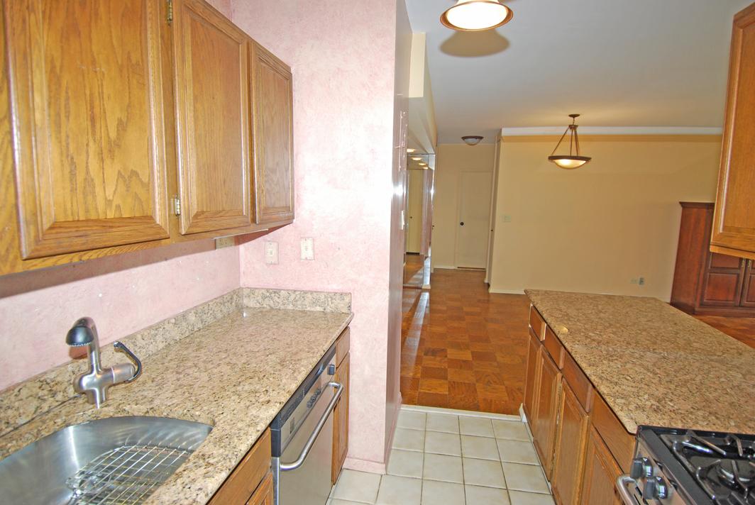 North Shore Towers 1 Bedroom Apartment