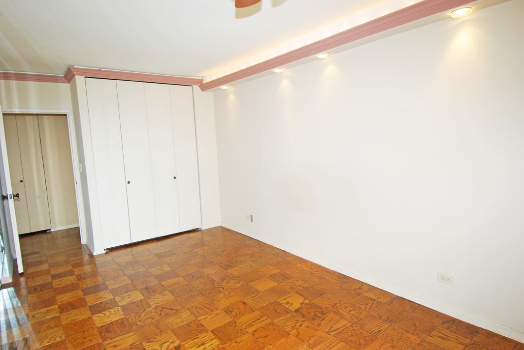 North Shore Towers 1 Bedroom Apartment