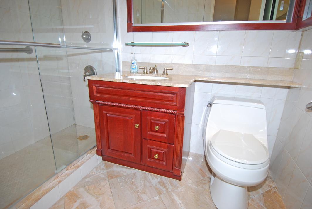 North Shore Towers 1 Bedroom Apartment