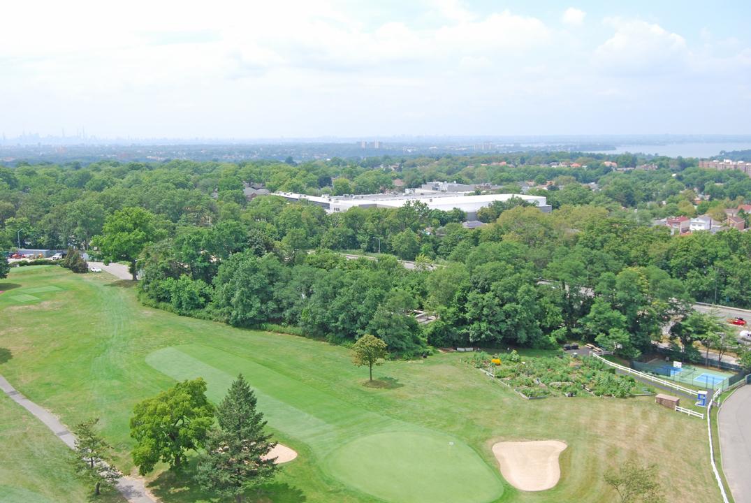 North Shore Towers 1 Bedroom Apartment