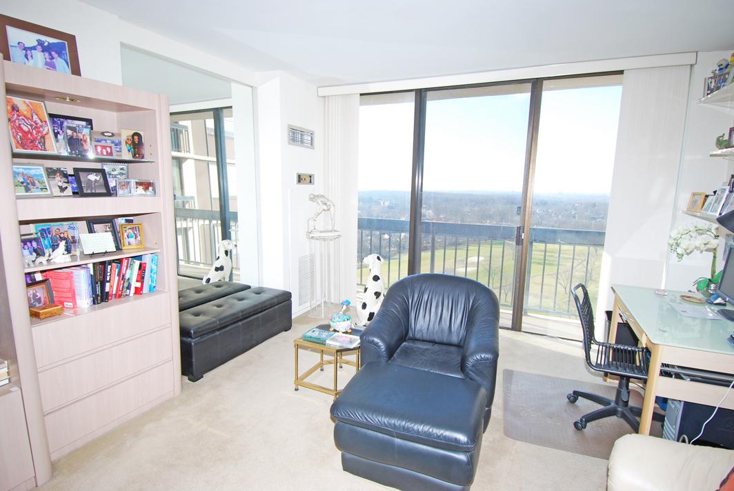 North Shore Towers Studio Apartment