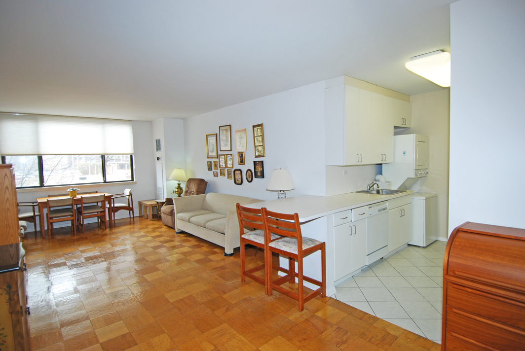 North Shore Towers 1 Bedroom Apartment