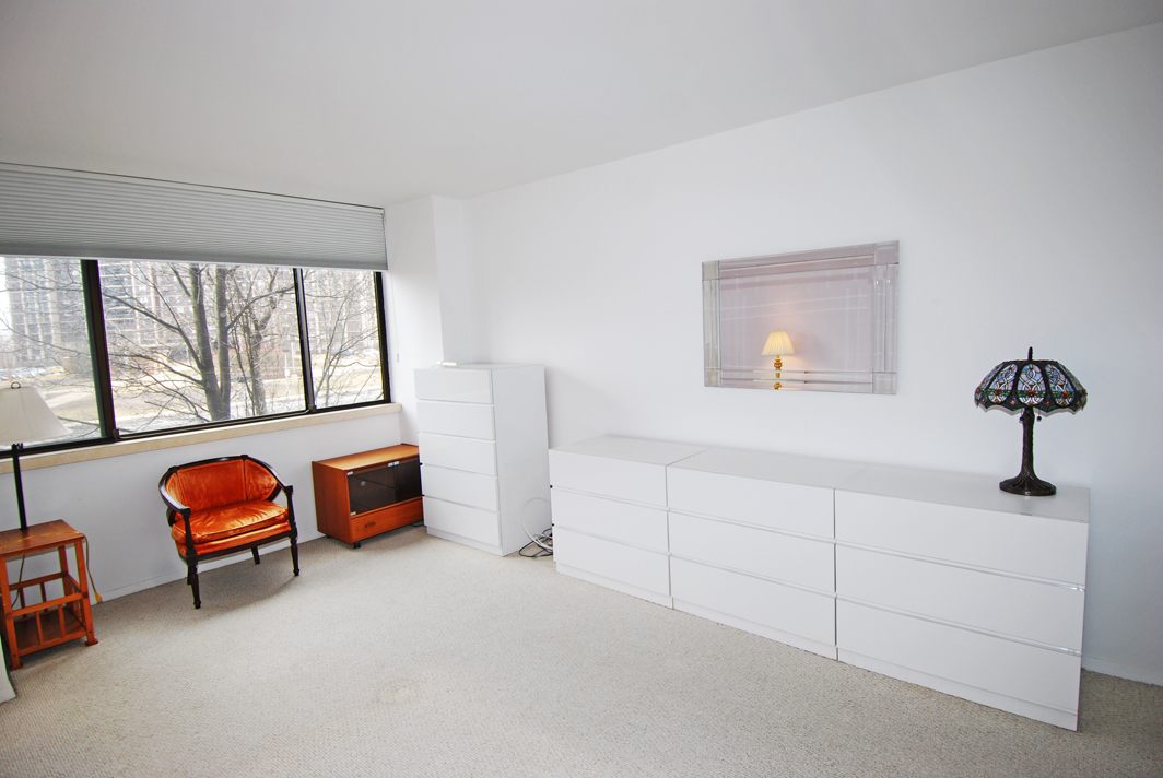 North Shore Towers 1 Bedroom Apartment