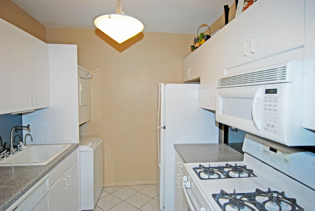 North Shore Towers 1 Bedroom Apartment