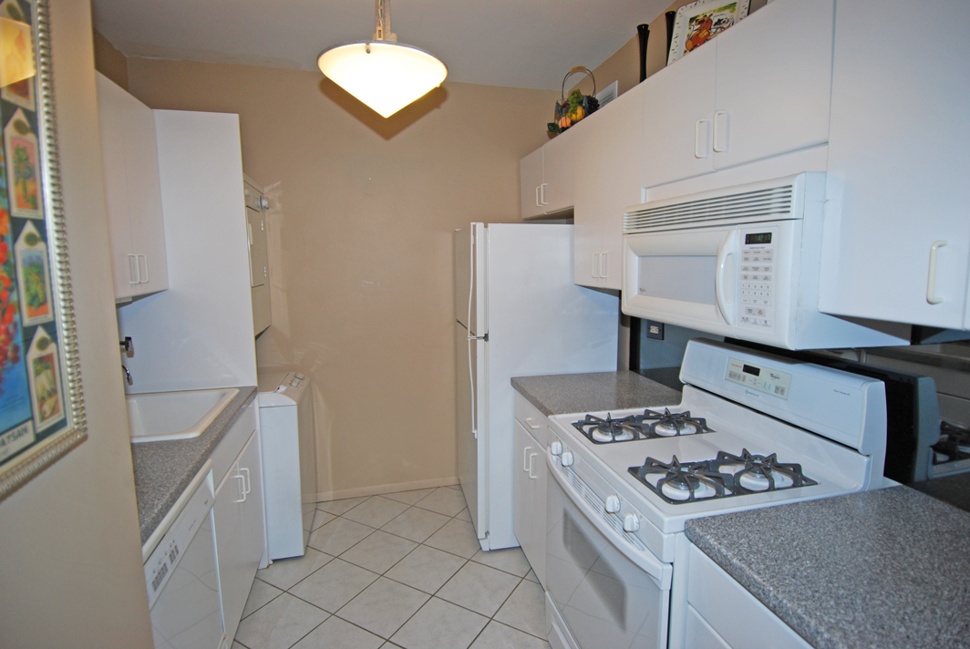 North Shore Towers 1 Bedroom Apartment