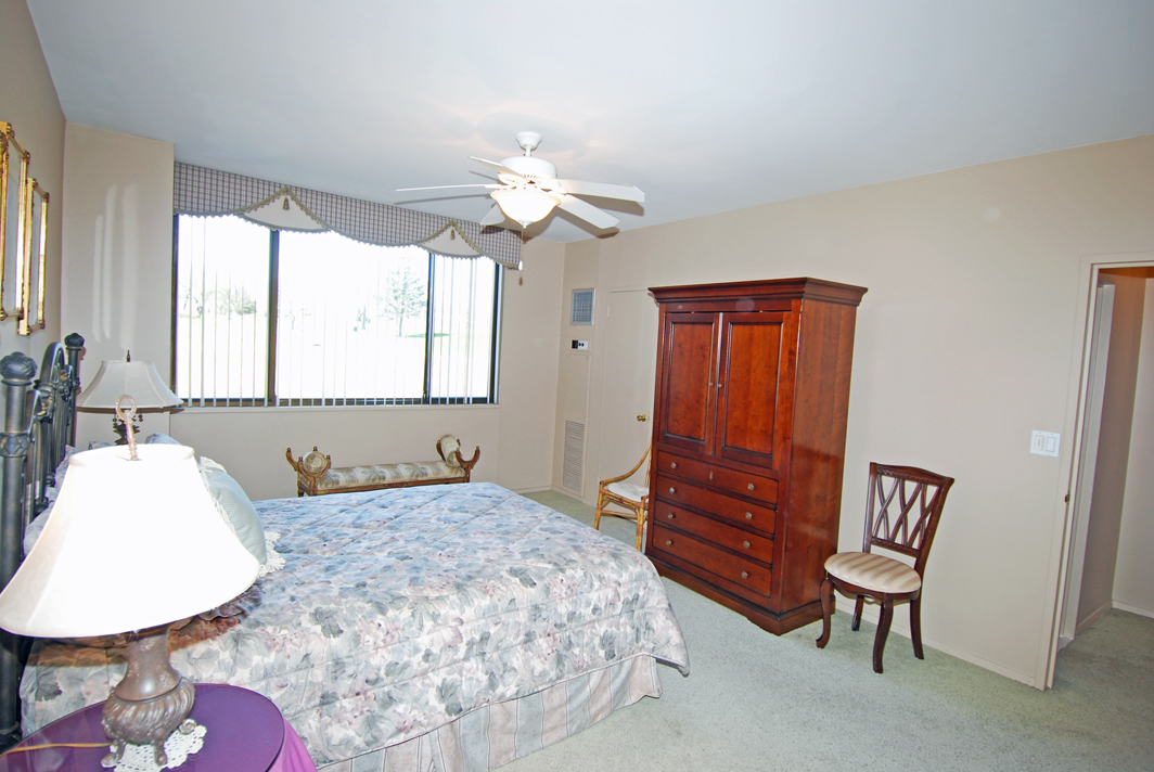 North Shore Towers 1 Bedroom Apartment