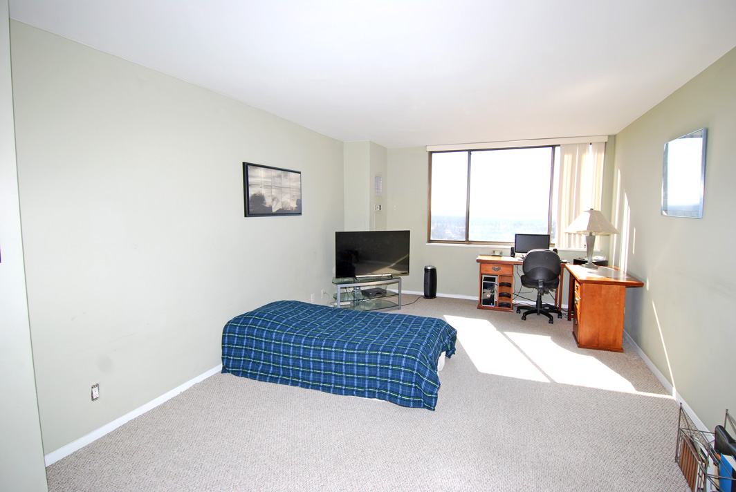 North Shore Towers Alcove Studio