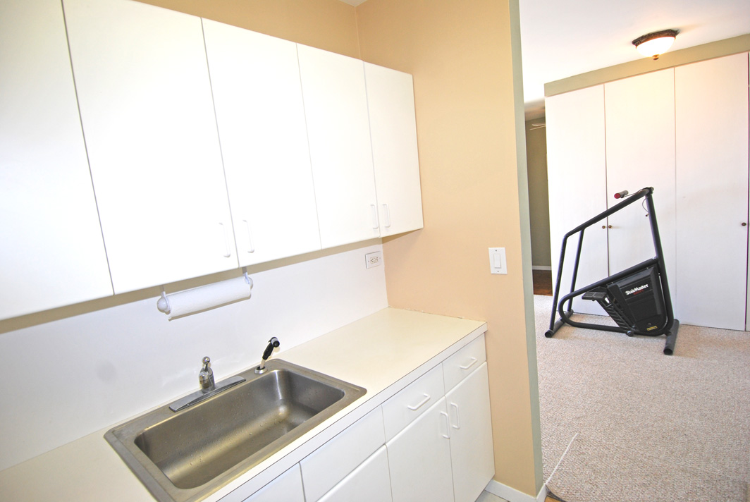 North Shore Towers Alcove Studio