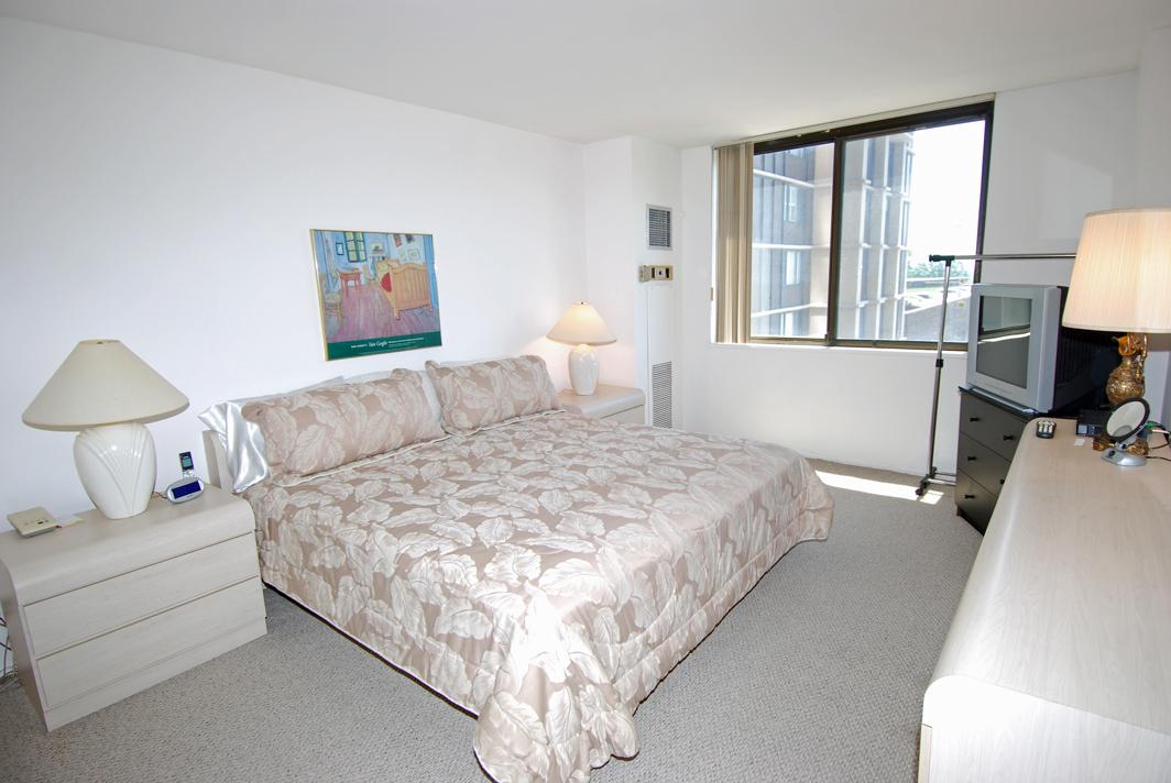 North Shore Towers 1 Bedroom Apartment