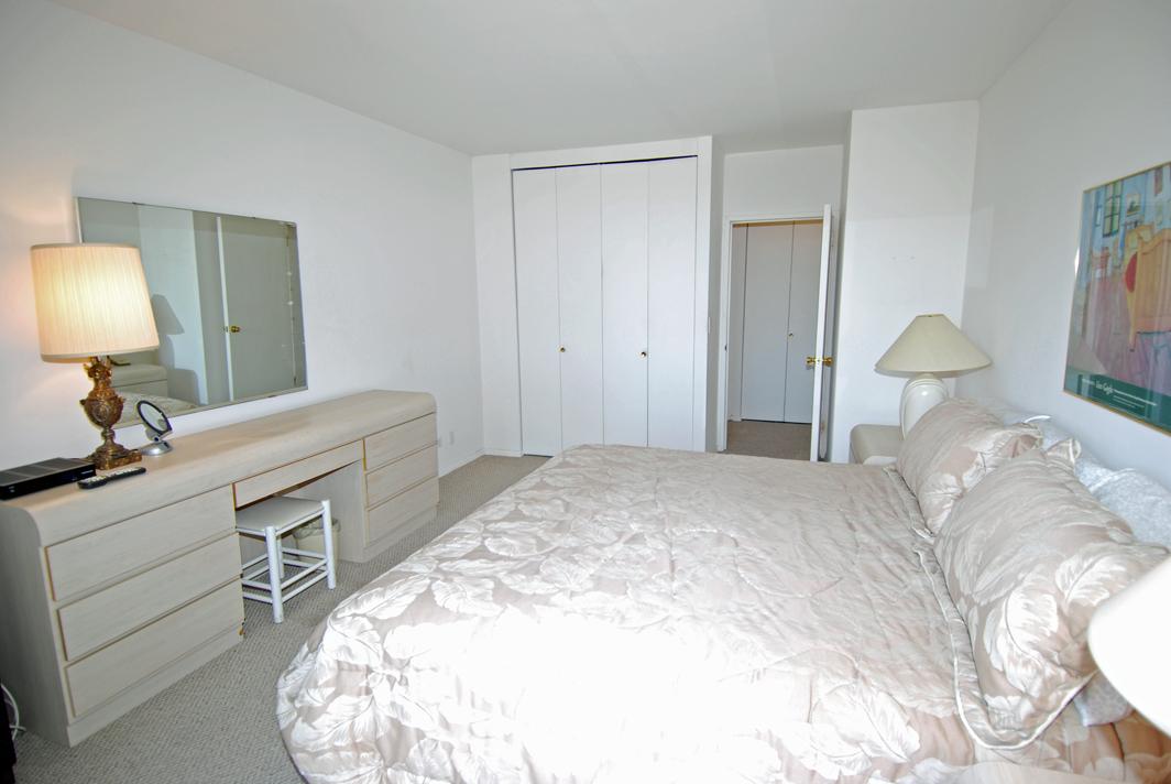 North Shore Towers 1 Bedroom Apartment