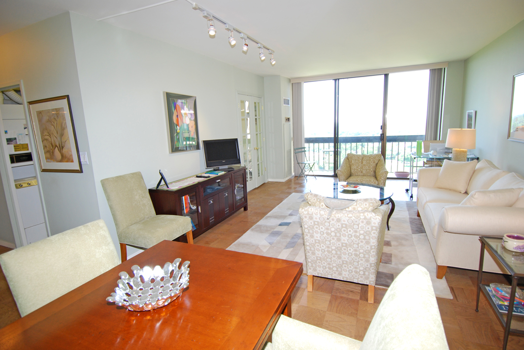 North Shore Towers Alcove Studio