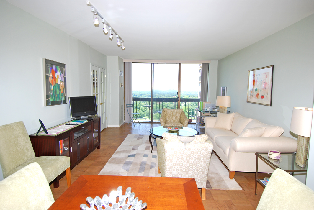 North Shore Towers Alcove Studio