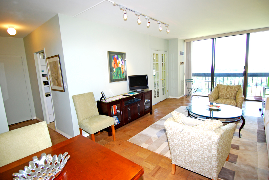 North Shore Towers Alcove Studio